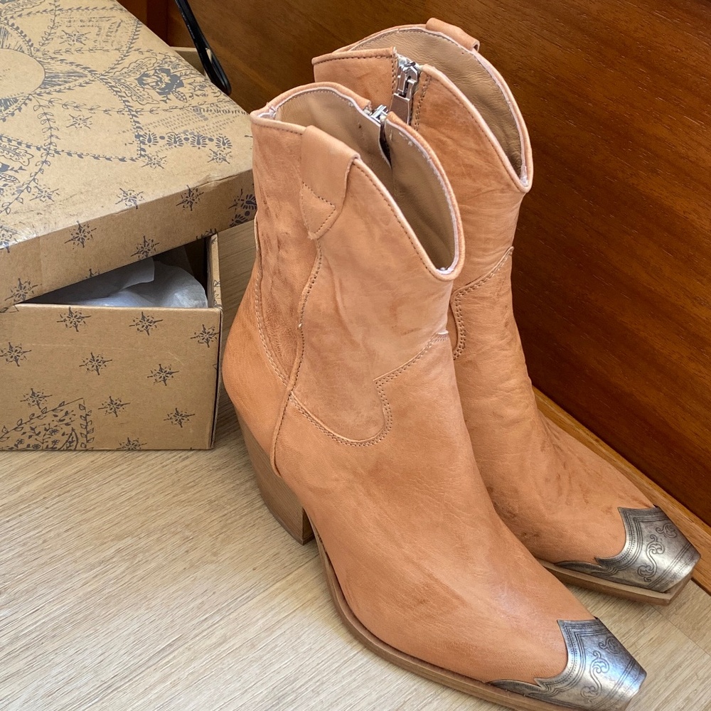 BRAND NEW Free People Brayden Western Boots 6.5